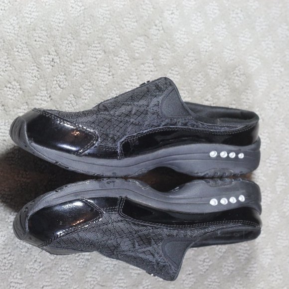 Easy Spirit Size 7.5 Black Quilted & Patent Slip On Mules - Picture 3 of 5